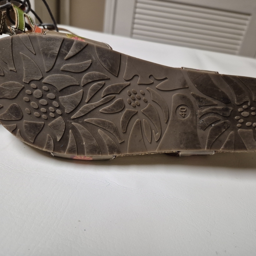 L 'Artiste Wedge Sandals With Floral Embroidered Details Size 40/10 - Picture 7 of 8